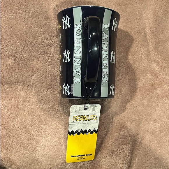 Peanuts Snoopy Yankees Navy Mug 15oz - Picture 2 of 4